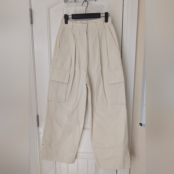 NWOT Cream Cargo Adjustible Wide Leg & Barrel Pants Small - Picture 2 of 15